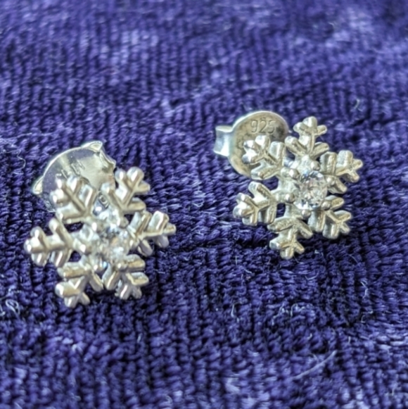Michael Hill Jewelry - 925 Sterling Silver Snowflake Stud Earrings By Michael Hill
